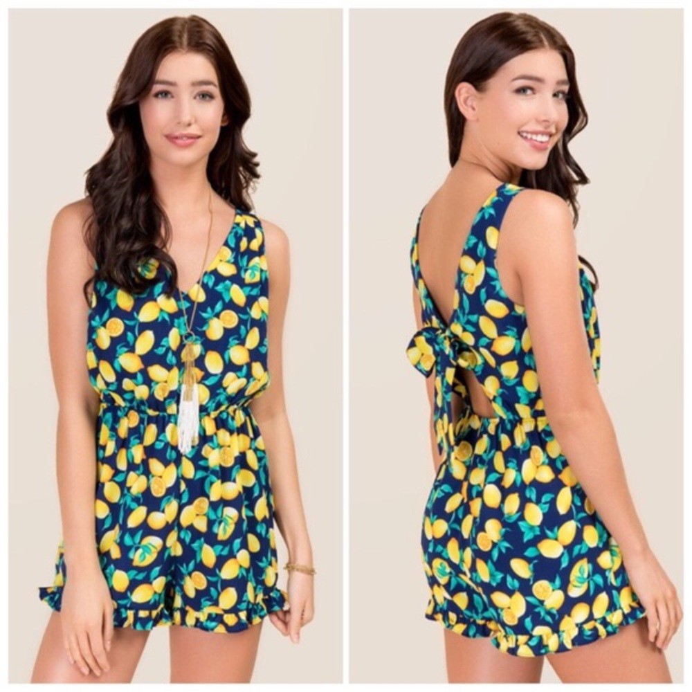 Francesca’s Lemon and Navy Romper Size Small